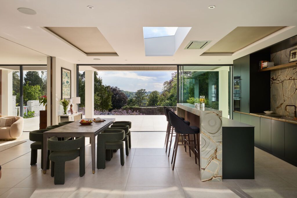 The-Walled-Garden3152